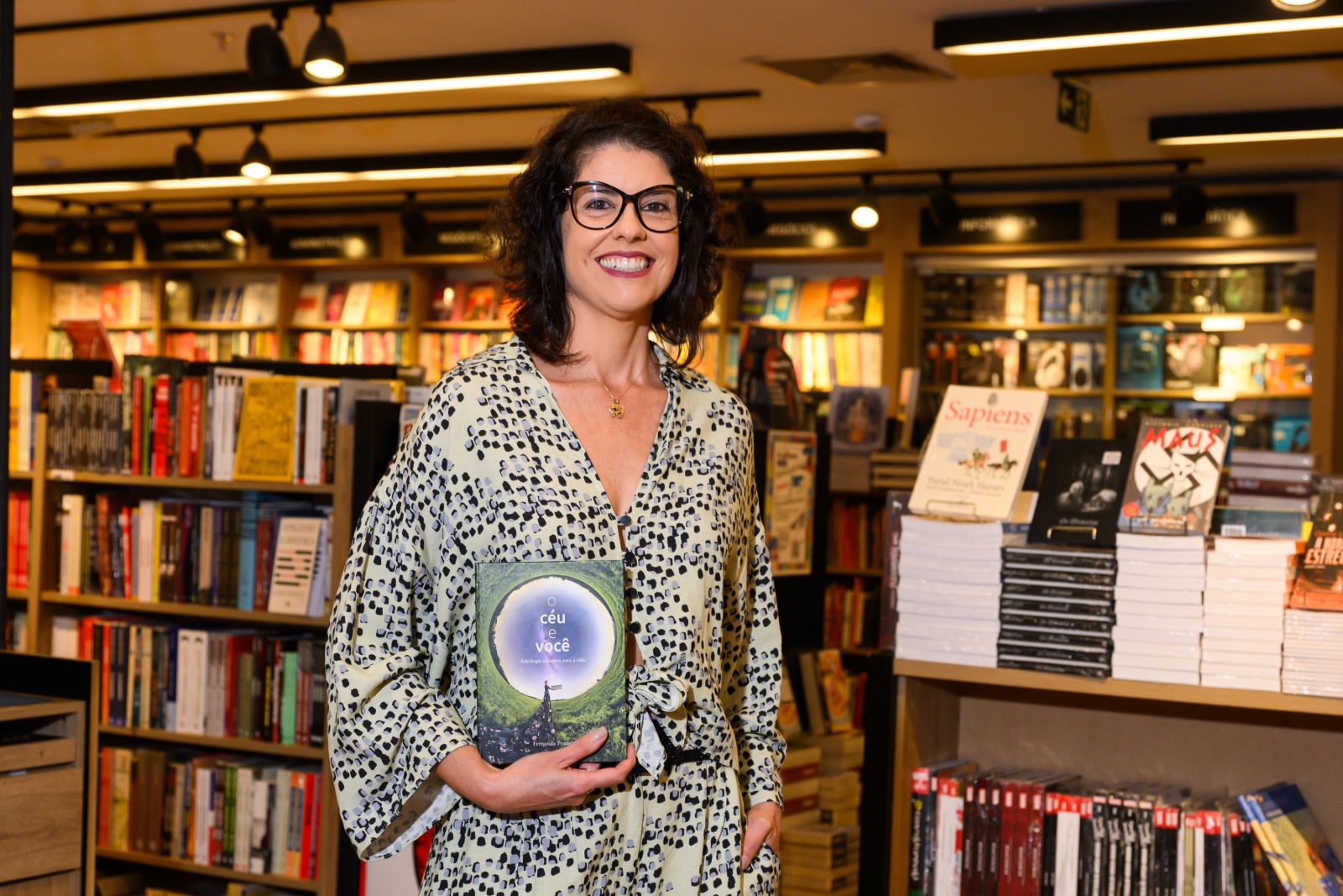 Lançamento do livro de Fernanda Pozzebon reúne mais de 200 pessoas e vende mais de 130 exemplares em Porto Alegre